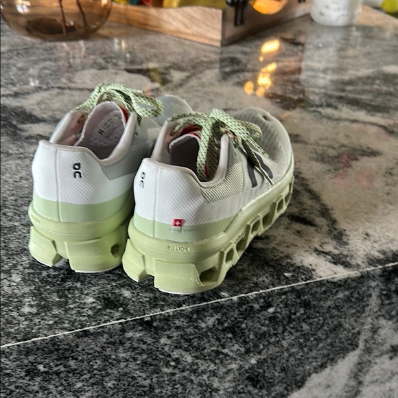 On Running  Cloudmonster - Picture 4 of 11